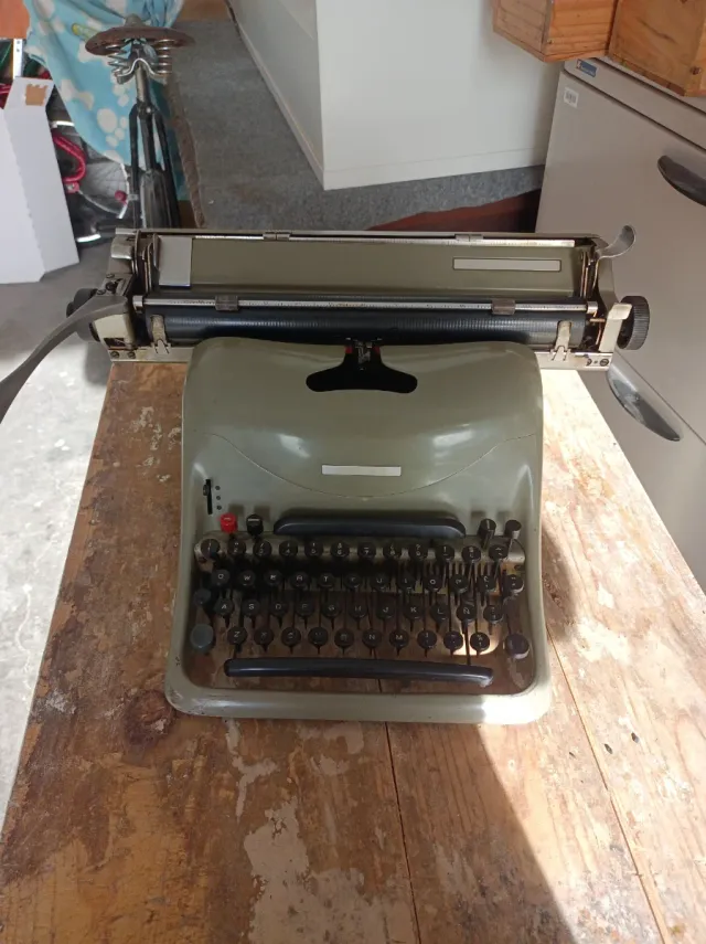 Máquina de escribir antigua