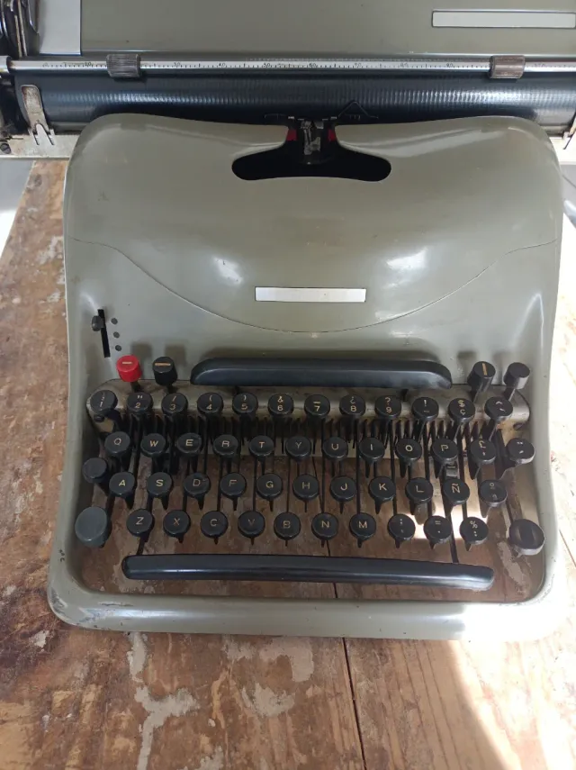 Máquina de escribir antigua