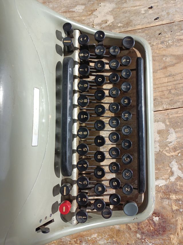 Máquina de escribir antigua