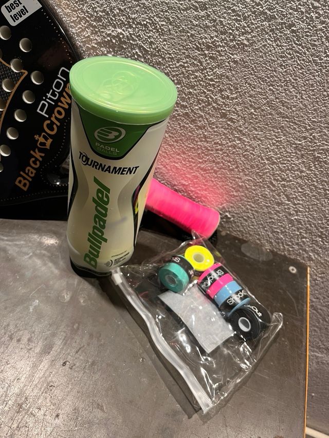 Pack pala pádel BlackCrown + mochila Bullnpadel.