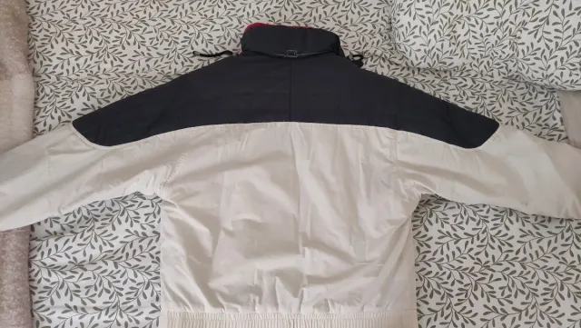 Anorak Schuss beige y gris unisex.