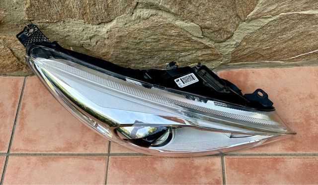 Faro delantero derecho Ford Focus MK3