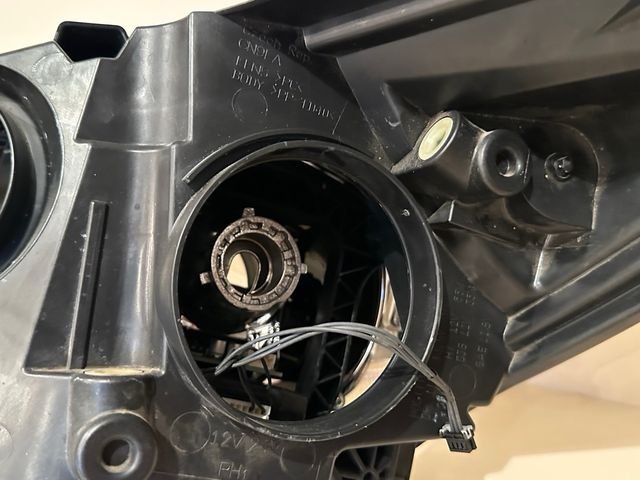 Faro delantero derecho Ford Focus MK3