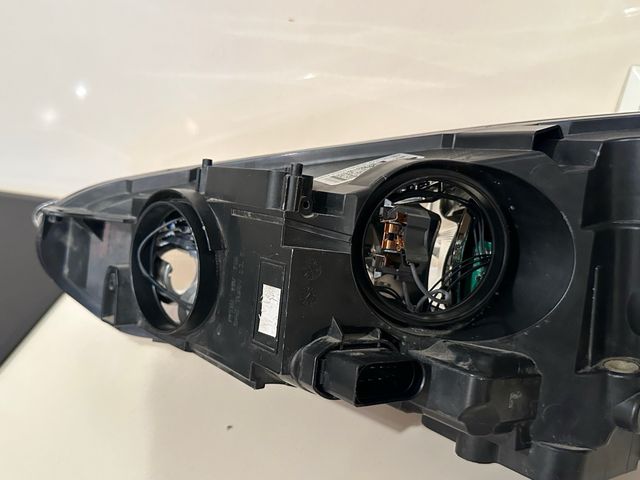 Faro delantero derecho Ford Focus MK3