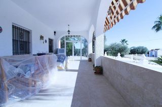 Chalet en venta en Peña de las Águilas en Elche