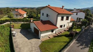 Chalet en venta en Celorio-Poó-Parres en Llanes