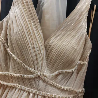 Vestido dorado para fiestas y bodas