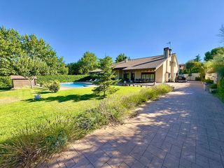 Chalet en venta en Cabanillas del Campo