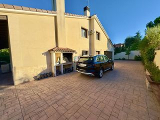 Chalet en venta en Cabanillas del Campo