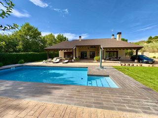 Chalet en venta en Cabanillas del Campo