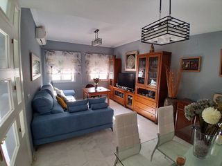 Casa adosada en venta en Sanlúcar la Mayor