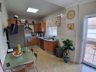 Casa adosada en venta en Sanlúcar la Mayor