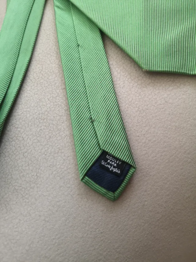 Corbata verde Canova's Club, de Seda Natural. 