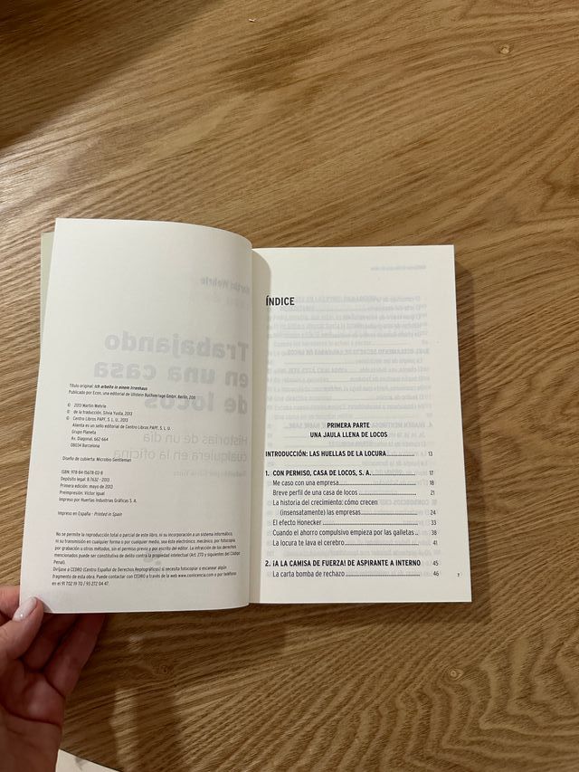 Trabajando en una casa de locos: Historias de u...