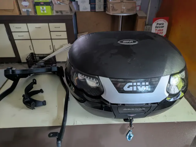 Maleta GIVI Maxia 2 cascos Yamaha FZ6