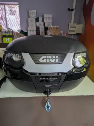 Maleta GIVI Maxia 2 cascos Yamaha FZ6