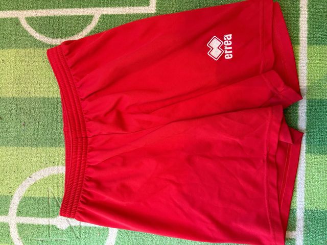 Pantalones cortos deportivos Errea rojos