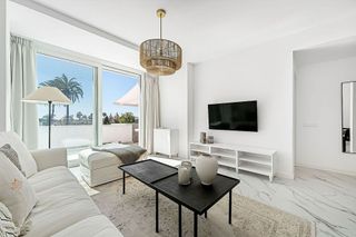 Piso en venta en Los Naranjos - Las Brisas en Marbella