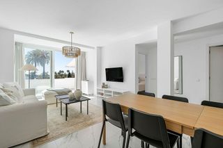 Piso en venta en Los Naranjos - Las Brisas en Marbella