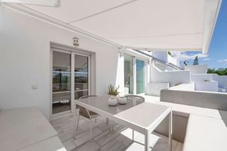 Piso en venta en Los Naranjos - Las Brisas en Marbella