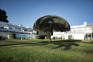 Piso en venta en Los Naranjos - Las Brisas en Marbella