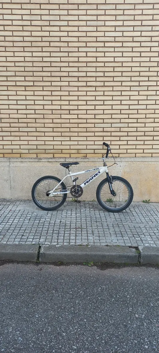 Bici BMX blanca