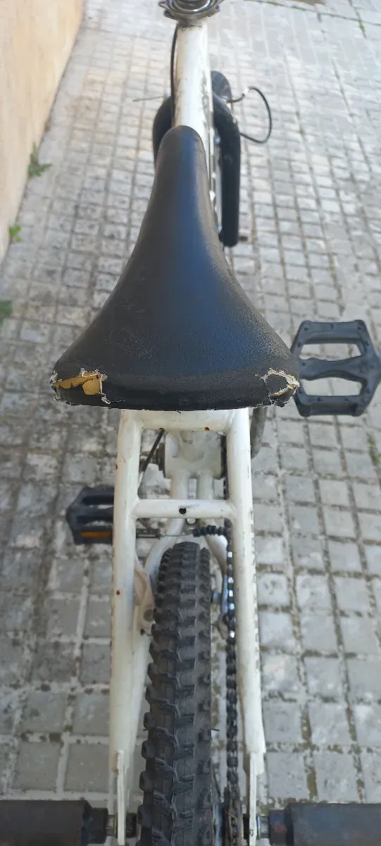 Bici BMX blanca