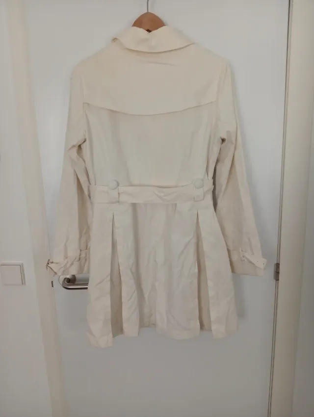 Gabardina corta Unique blanca