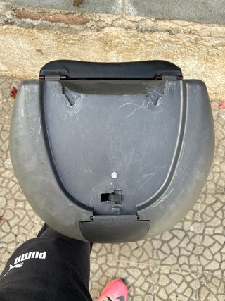 Baúl maleta moto Piaggio ( Beverly u otros)