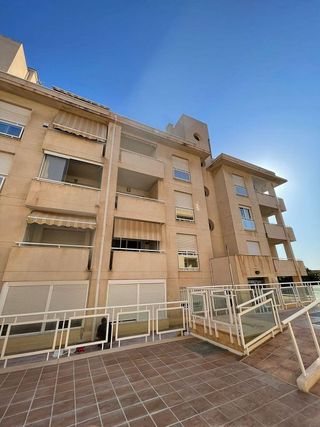 Piso en venta en Las Salinas en Roquetas de Mar