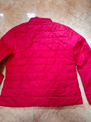 Chaqueta cortavientos rosa