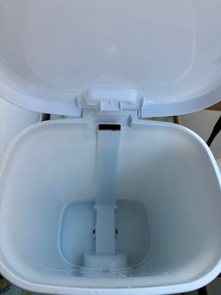 Cubo de basura blanco 18L