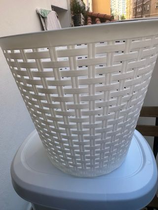 Cubo de basura blanco 18L