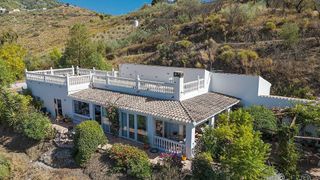 Chalet en venta en Canillas de Aceituno