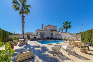 Chalet en venta en Campos de Golf - Villa Martin - Los Dolses en Orihuela