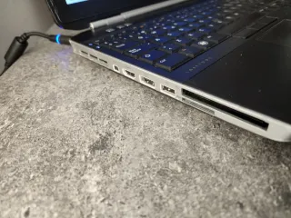 Portátil Dell Latitude E5520