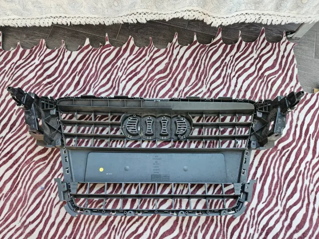Parilla frontal Audi A5