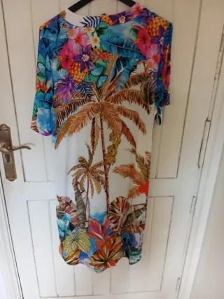 Vestido estampado tropical talla 42