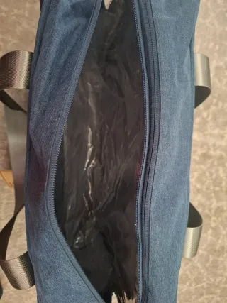 Bolsa de mano Privata azul nueva con etiquetas