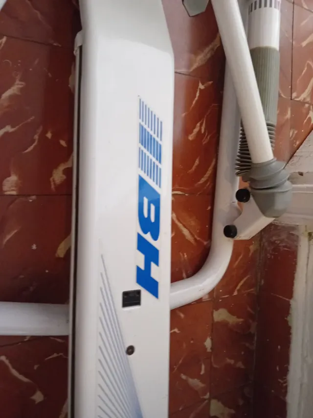 Máquina de remo BH Impact