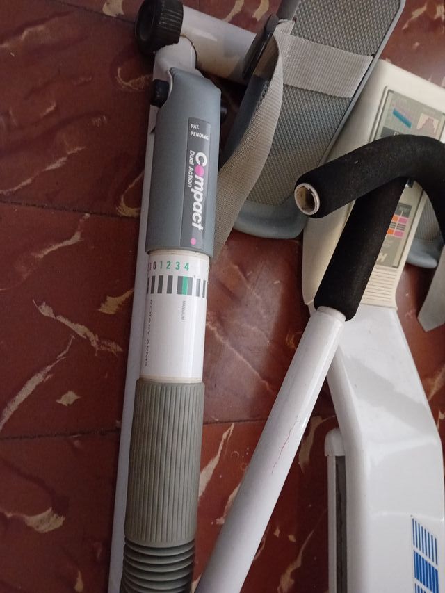 Máquina de remo BH Impact