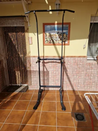 Máquina de abdominales y dominadas