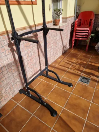 Máquina de abdominales y dominadas