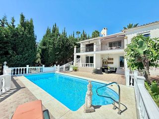Chalet en venta en El Faro de Calaburra - Chaparral en Mijas