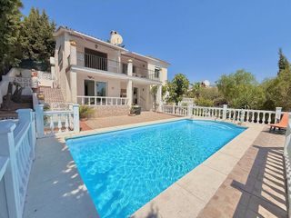 Chalet en venta en El Faro de Calaburra - Chaparral en Mijas