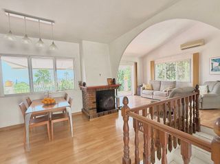 Chalet en venta en El Faro de Calaburra - Chaparral en Mijas