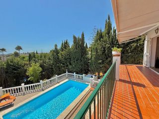 Chalet en venta en El Faro de Calaburra - Chaparral en Mijas