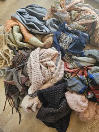 Bufandas Multicolor y Amarillas