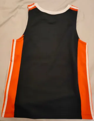 Camiseta Adidas Negra y Naranja