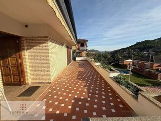 Chalet en venta en Vallirana